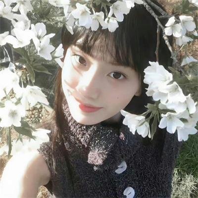 男孩超级白